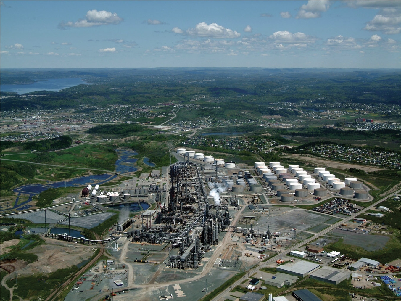 aerial oil refinery 2006 (high res)